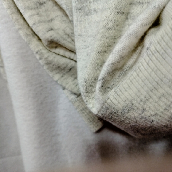 Hollister Sweater - Picture 3 of 3